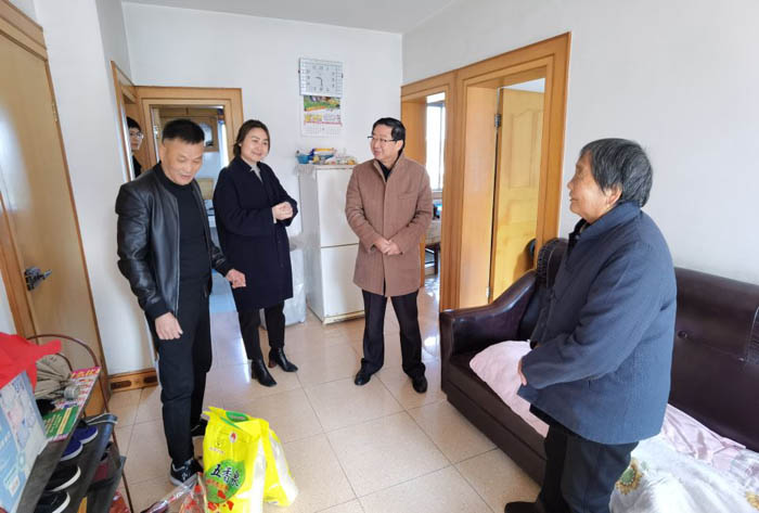 公司黨委開(kāi)展走訪慰問(wèn)工作 公司黨委開(kāi)展走訪慰問(wèn)工作