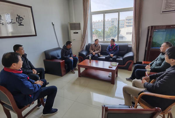 公司黨委開(kāi)展走訪慰問(wèn)工作 公司黨委開(kāi)展走訪慰問(wèn)工作